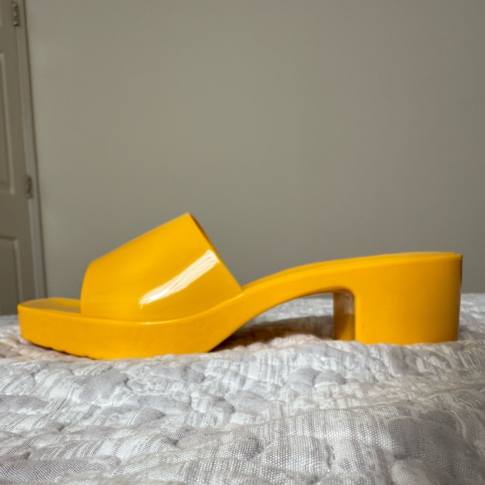Jessica Simpson jelly heels